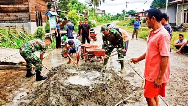 Danramil Sikakap Goro Bersama Warga Binaan