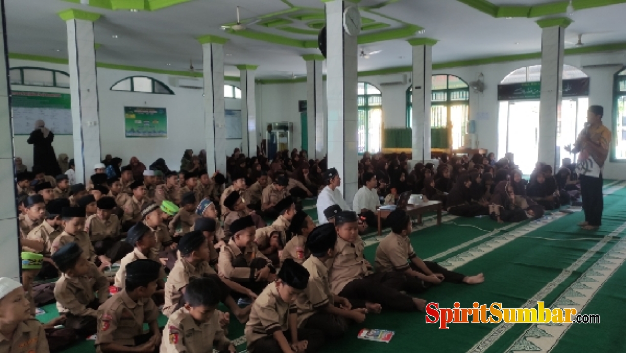 Pesantren Ramadhan Di Masjid Baitul Arafah, Kelurahan Banuaran Nan Xx,