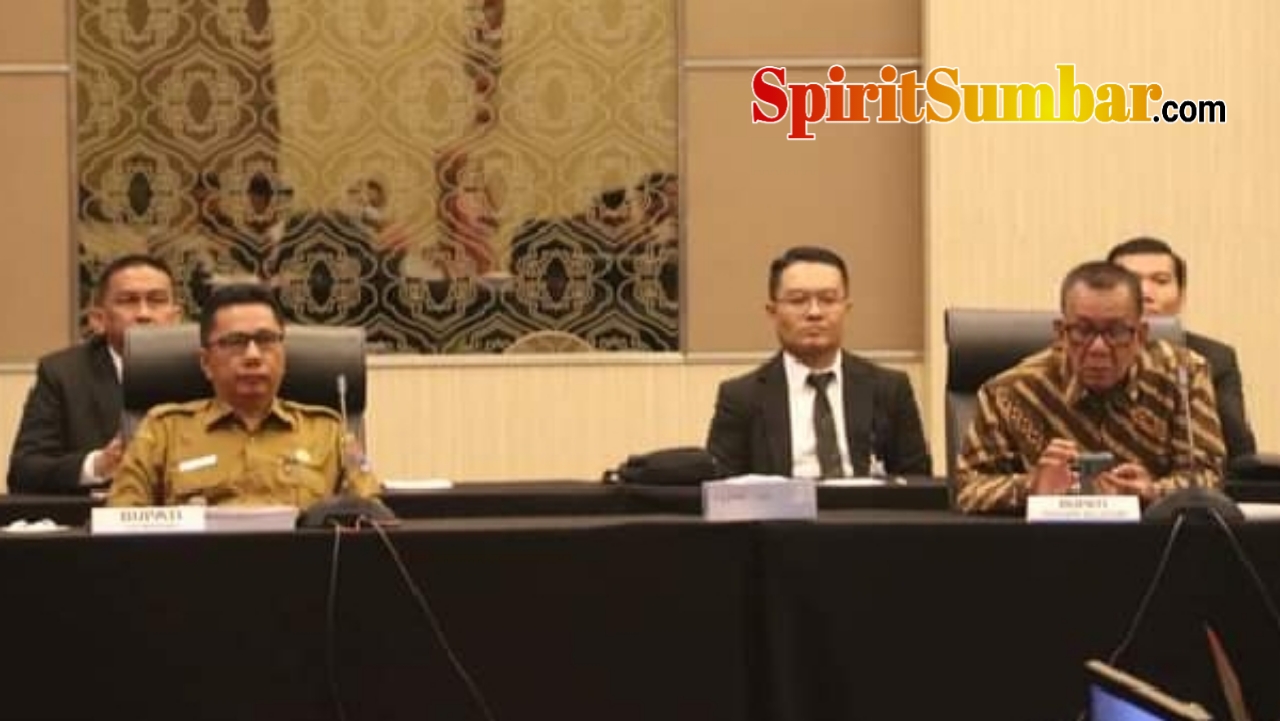 Pj Bupati Mentawai Hadiri Rups Bank Nagari