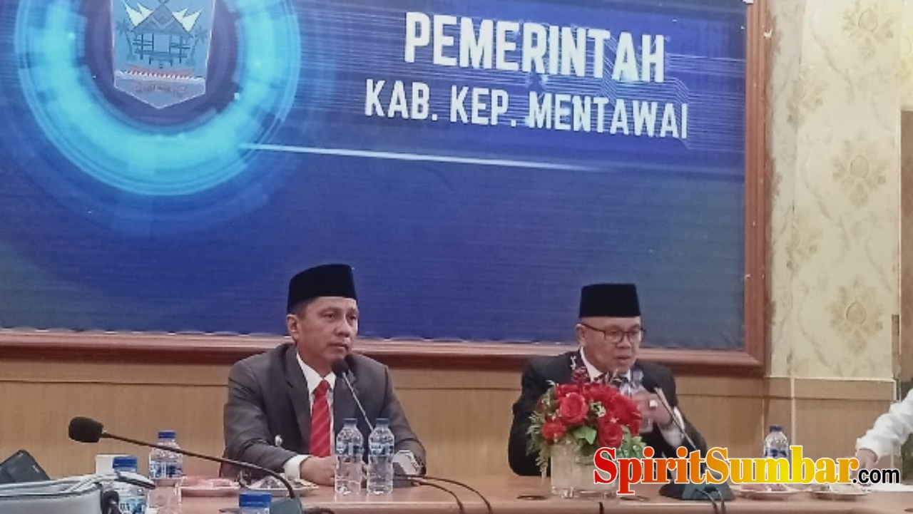 Plt Sekretaris Daerah Kepulauan Mentawai Rinaldi lakukan penataan pegawai honorer