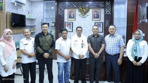 Dprd Sumbar Terima Bapemperda Dprd Solsel