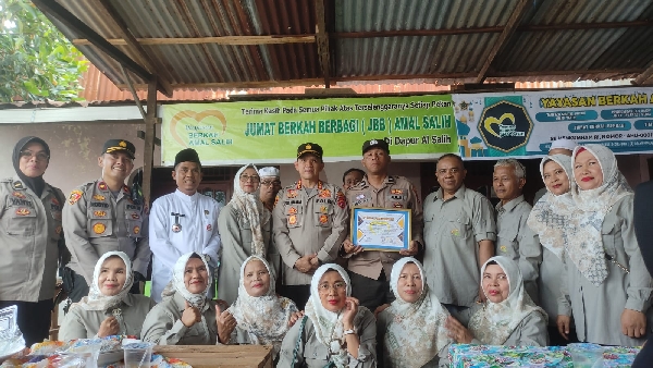 Tim Kreatif Yayasan Bas Bersama Kapolresta Padang 