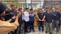 Wakil Ketua Dprd Sumbar Suwirpen Suib Bersama Sekwan