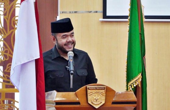 Walikota Padang Panjang, Fadly Amran Menyampaikan Pidato Usai Rapbd-P 2023 Disetujui Oleh Dprd Dijadikan Perda.