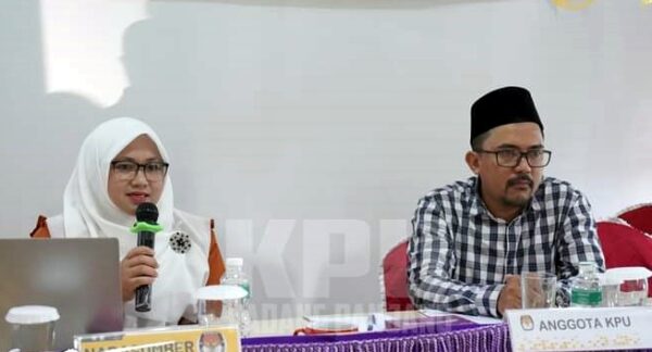  Dua Nara Sumber, Eka Jumiarti Dan Masnedi 