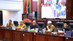 Ketua Dprd Sumbar Pimpin Rapat Gabungan Bersama Tapd Evaluasi Pelaksanaan Kegiatan Tahun 2023