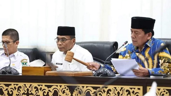 Wakil Ketua DPRD Sumbar, Suwirpen Suib,