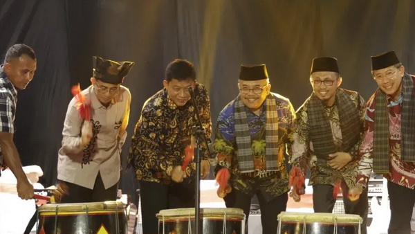 Ketua Sementara DPRD Sumbar, Irsyad Safar saat menghadiri pembukaan PKD Sumbar 2024,