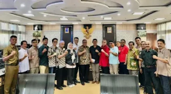 Ketua Dprd Sumbar Muhidi Bersama Pwi