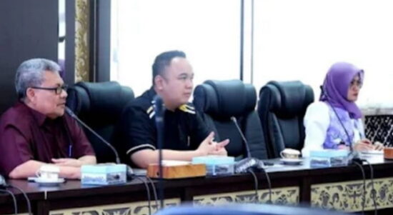 Ketua Dprd Sumbar Muhidi Didampingi Wakil Ketua Nanda Satria