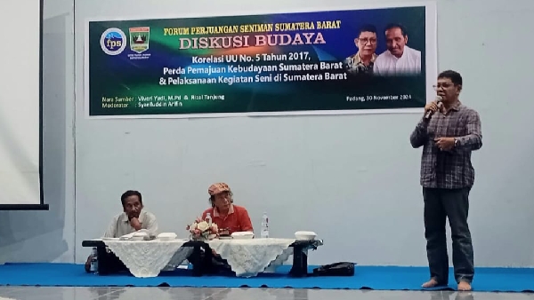 Diskusi budaya FPS