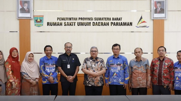 Ketua DPRD Sumbar Muhidi saat meninjau Pelayanan Kesehatan di RSUD Pariaman