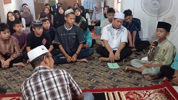 H. Heranof Firdaus berikan pelatihan olah vokal di Yayasan Berkah Amal Salih